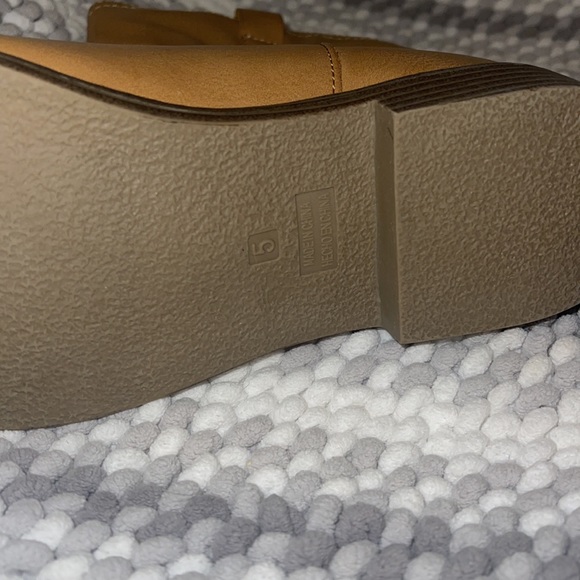 Old Navy 3/20$ Girls Brown Booties size 5 NWOT - Picture 6 of 6